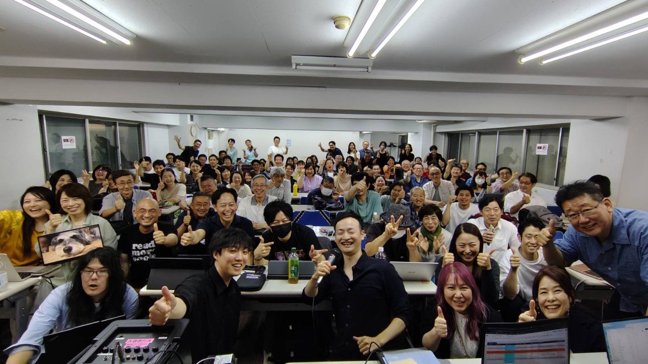 2026年7月のリアル合宿に集まった参加者と講師の全体写真